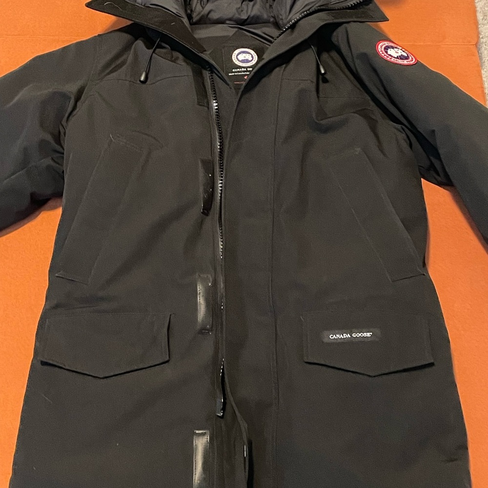 Used Canada Goose Trillium. Color Black. Size Small. Men